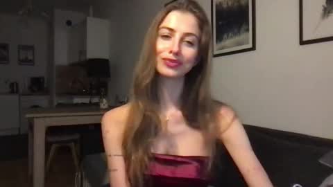 Charlotte Roche online show from 10-04-25, 03:54