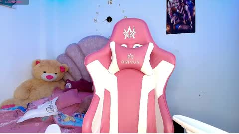 charlotte_walker1 online show from 04-23-26, 12:23