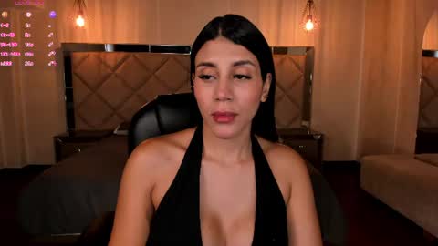 Snapshot of charlottecox_ chatting on 07-19-26, 05:27 Charlotte online show from 07-19-26, 05:27
