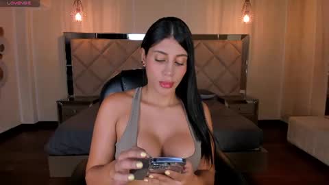 Snapshot of charlottecox_ chatting on 07-31-26, 02:55 Charlotte online show from 07-31-26, 02:55