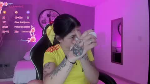 Charlottee online show from 06-18-26, 01:39