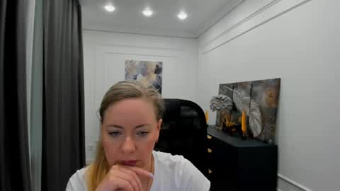 Snapshot of charlottekerti chatting on 05-18-26, 11:49 Charlotte online show from 05-18-26, 11:49