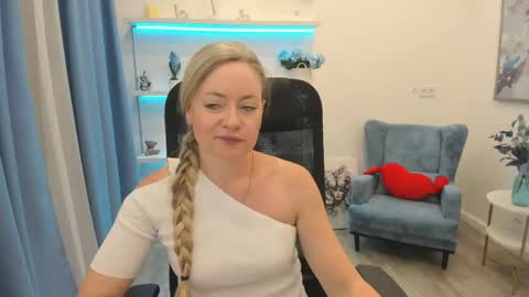 Snapshot of charlottekerti chatting on 05-27-26, 12:02 Charlotte online show from 05-27-26, 12:02