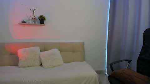 Charlotte online show from 04-05-26, 06:49