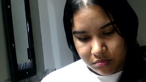 Snapshot of charlottequeen_21 chatting on 06-12-26, 03:44 charlottequeen_21 online show from 06-12-26, 03:44