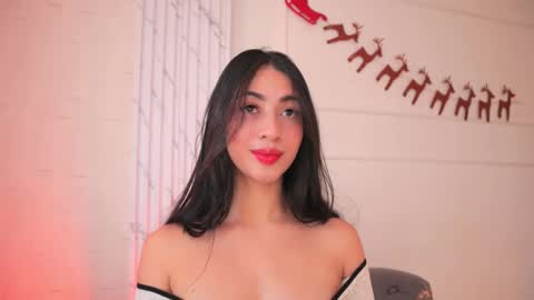 Snapshot of charlotterusso chatting on 12-19-25, 12:45 Lauren Rus online show from 12-19-25, 12:45