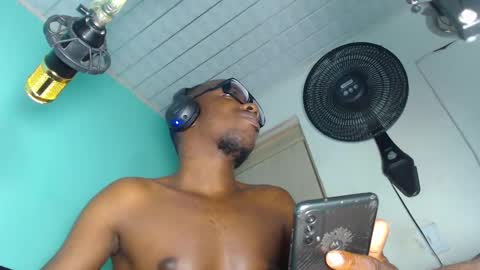 charly_vergonti_ online show from 12-16-24, 03:00