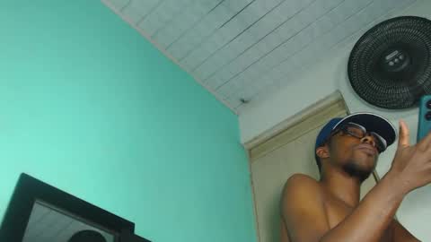 charly_vergonti_ online show from 12-21-24, 11:11