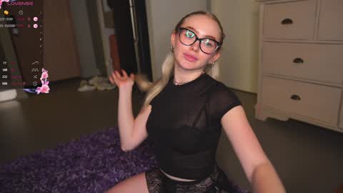 Snapshot of charming_daisy chatting on 02-04-25, 08:02 my fansly Charming daisy My Wishlist for new toys online show from 02-04-25, 08:02