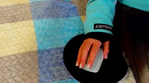 katie online show from 10-20-25, 11:43