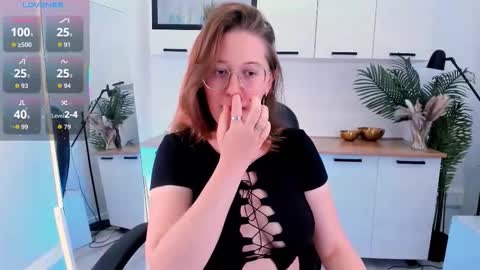 Snapshot of charmygrace chatting on 02-26-26, 12:04 Grace online show from 02-26-26, 12:04