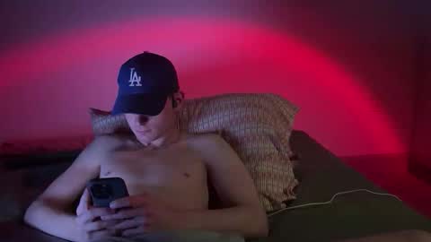 Snapshot of chasethedreamxx chatting on 12-30-24, 07:37 chasethedreamxx online show from 12-30-24, 07:37