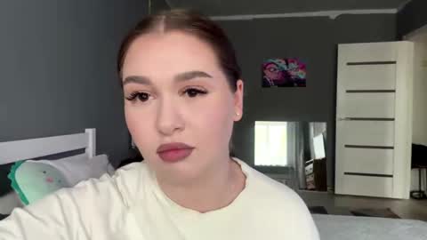 Snapshot of chastityschirmer chatting on 06-05-26, 12:11 Emma online show from 06-05-26, 12:11