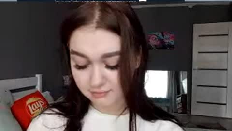 Snapshot of chastityschirmer chatting on 06-09-26, 07:31 Emma online show from 06-09-26, 07:31