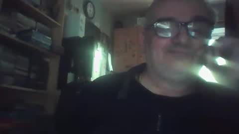 Snapshot of chatubatelee555 chatting on 05-16-26, 05:45 lee online show from 05-16-26, 05:45