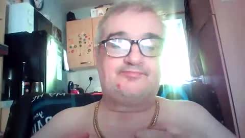 Snapshot of chatubatelee555 chatting on 05-24-26, 03:39 lee online show from 05-24-26, 03:39