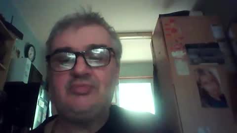 Snapshot of chatubatelee555 chatting on 06-07-26, 03:27 lee online show from 06-07-26, 03:27