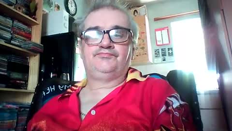 Snapshot of chatubatelee555 chatting on 06-24-26, 12:04 lee online show from 06-24-26, 12:04