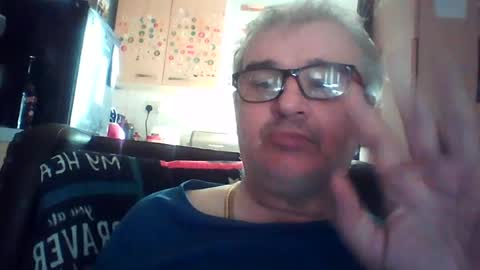 Snapshot of chatubatelee555 chatting on 07-01-26, 10:28 lee online show from 07-01-26, 10:28