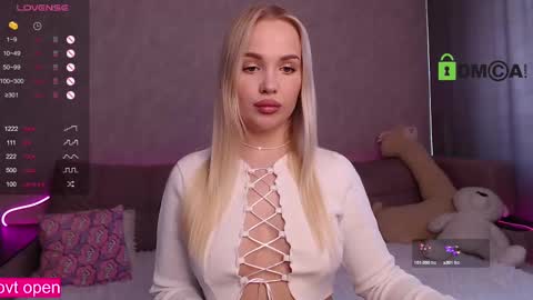 Snapshot of chatur_babes_ chatting on 02-27-25, 06:40 Im Elya   inst Elya Elfie  online show from 02-27-25, 06:40
