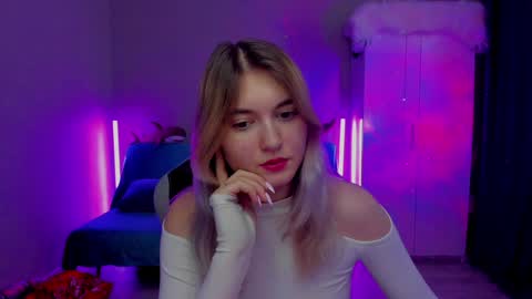 Snapshot of chatur_lady_ chatting on 01-15-25, 06:33 Betty online show from 01-15-25, 06:33