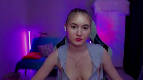 Snapshot of chatur_lady_ chatting on 02-15-25, 10:22 Betty online show from 02-15-25, 10:22