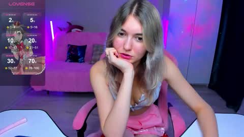 Snapshot of chatur_lady_ chatting on 11-15-25, 06:11 Betty online show from 11-15-25, 06:11