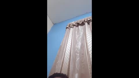 Snapshot of chavo82 chatting on 06-11-26, 02:33 chavo82 online show from 06-11-26, 02:33
