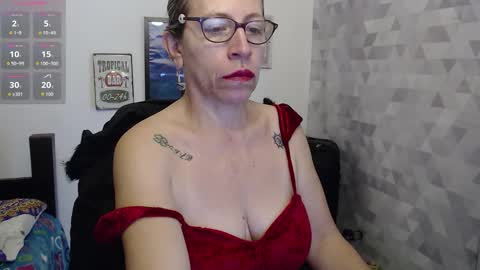 CHAYLA VICTORIA RUIZ  online show from 09-09-25, 12:15