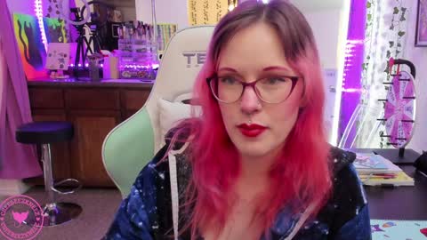Candy Cuntress CheeTHIS CAM IS NON NUDE online show from 01-26-25, 10:24