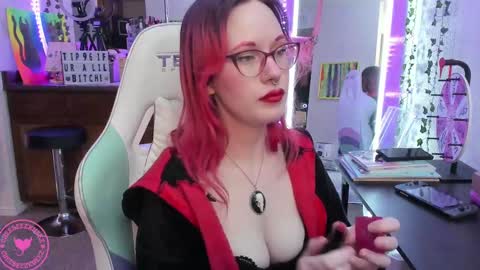 Candy Cuntress CheeTHIS CAM IS NON NUDE online show from 02-13-25, 10:33