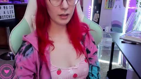 Candy Cuntress CheeTHIS CAM IS NON NUDE online show from 02-21-25, 10:48