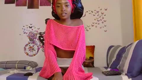 Snapshot of cheeky_angels chatting on 04-12-26, 08:19 Cheeky online show from 04-12-26, 08:19