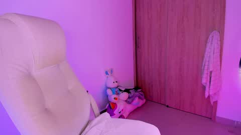 Snapshot of cheelsea_ chatting on 02-24-25, 01:57 cheelsea_ online show from 02-24-25, 01:57