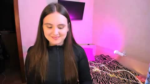Snapshot of chelsyluxex chatting on 07-17-26, 10:11 Chelsy Luxe online show from 07-17-26, 10:11