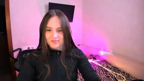 Snapshot of chelsyluxex chatting on 07-25-26, 10:13 Chelsy Luxe online show from 07-25-26, 10:13