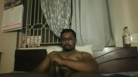 Snapshot of chennaibull1011 chatting on 06-12-26, 06:40 chennaibull1011 online show from 06-12-26, 06:40