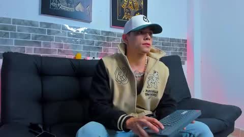 Snapshot of chepe_fit chatting on 01-15-25, 03:22 chepe vause online show from 01-15-25, 03:22