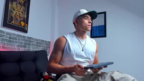 Snapshot of chepe_fit chatting on 02-16-25, 04:31 chepe vause online show from 02-16-25, 04:31