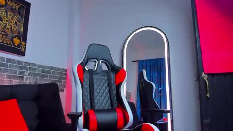 Snapshot of chepe_fit chatting on 02-21-25, 01:22 chepe vause online show from 02-21-25, 01:22