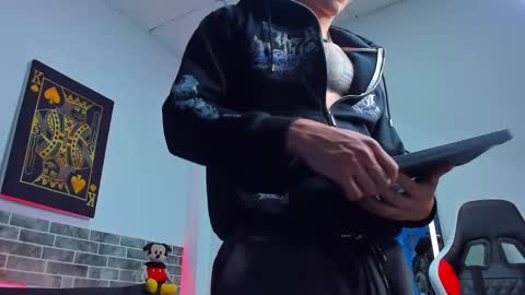 Snapshot of chepe_fit chatting on 02-26-25, 04:25 chepe vause online show from 02-26-25, 04:25