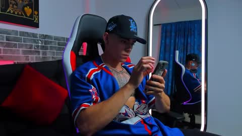 Snapshot of chepe_fit chatting on 03-06-25, 01:27 chepe vause online show from 03-06-25, 01:27