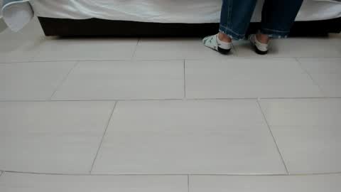 Emma  online show from 11-23-25, 11:21