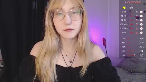Snapshot of cherry_hazzze chatting on 02-10-26, 05:33 Cheryl online show from 02-10-26, 05:33