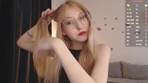 Snapshot of cherry_hazzze chatting on 02-12-26, 08:09 Cheryl online show from 02-12-26, 08:09
