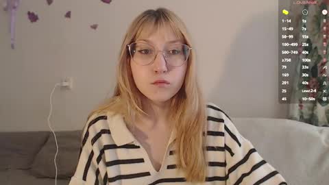 Snapshot of cherry_hazzze chatting on 04-20-26, 06:16 Cheryl online show from 04-20-26, 06:16