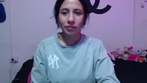 Snapshot of cherry_hc chatting on 01-22-25, 02:15 Nezumy Rey online show from 01-22-25, 02:15