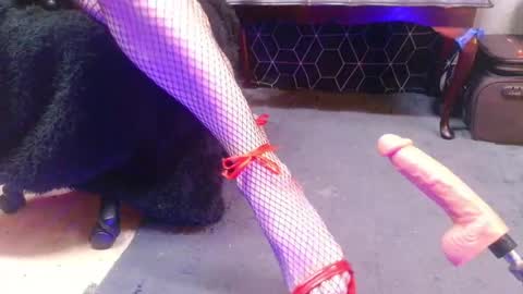 Snapshot of cherry_heels chatting on 06-07-26, 01:10 Cherry Heels online show from 06-07-26, 01:10