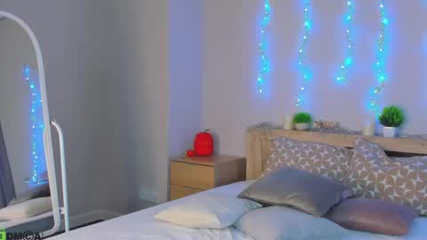 cherry_pr1ce online show from 04-17-26, 12:24