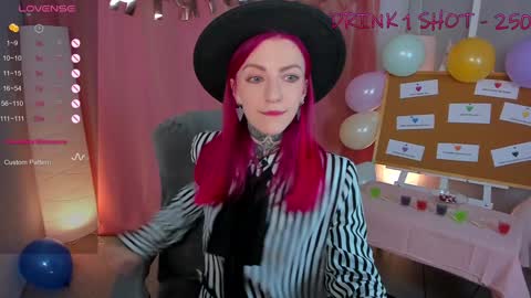 Snapshot of cherry_roxy chatting on 02-07-25, 08:42 Roxy online show from 02-07-25, 08:42